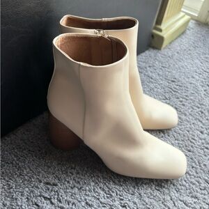 Sam & Libby Booties Size 11